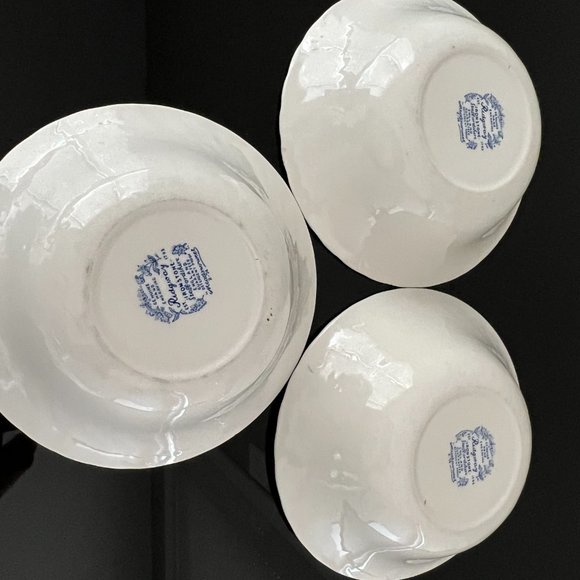 Vintage Ridgway Staffordshire Ironstone "Meadow Sweet" Bowls - Set of 3 - Picture 5 of 5